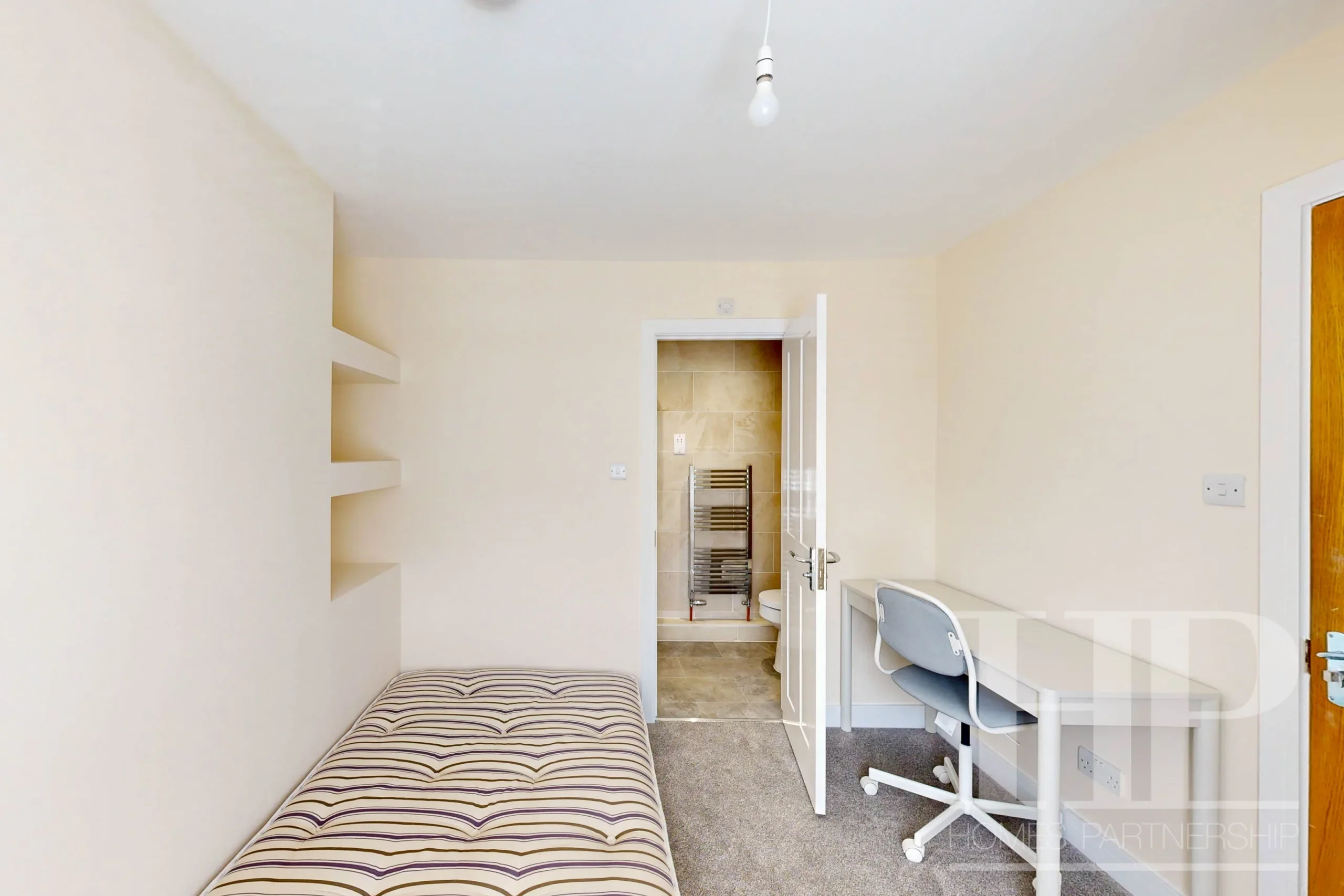 Flat Albany Road in Crawley