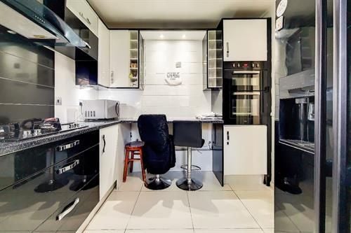 Flat Bridgeway Street in London