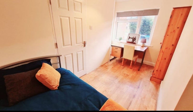 Room Charter Avenue in Coventry