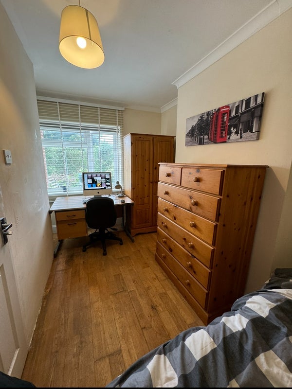 Room Charter Avenue in Coventry
