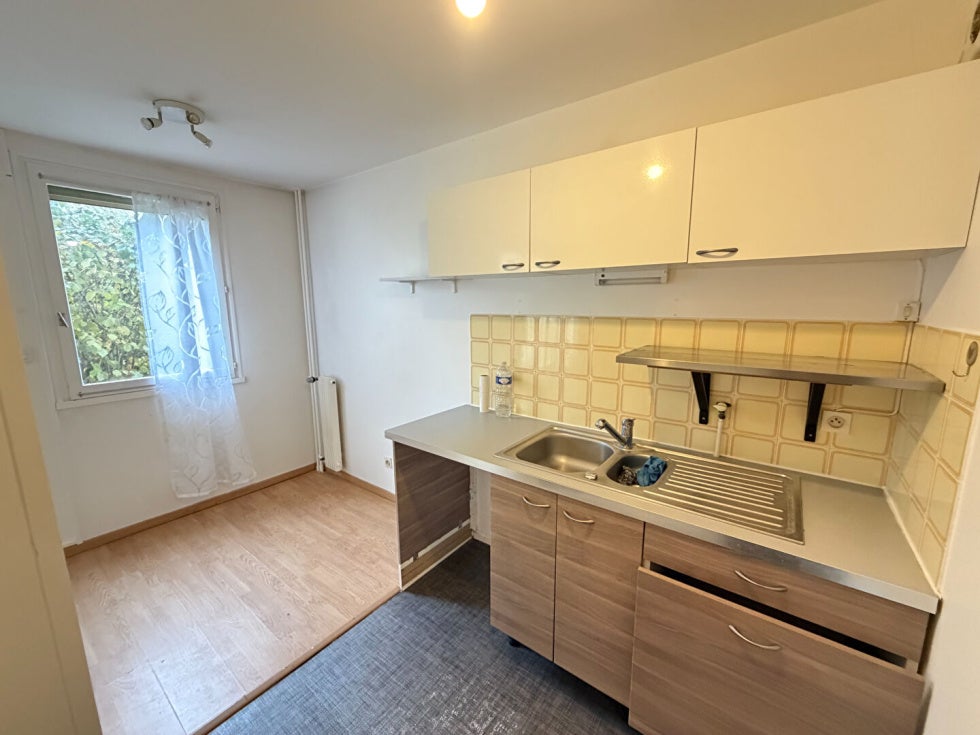 Flat Avenue Charles de Gaulle in Le Chesnay-Rocquencourt