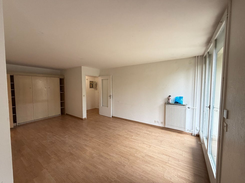 Flat Avenue Charles de Gaulle in Le Chesnay-Rocquencourt