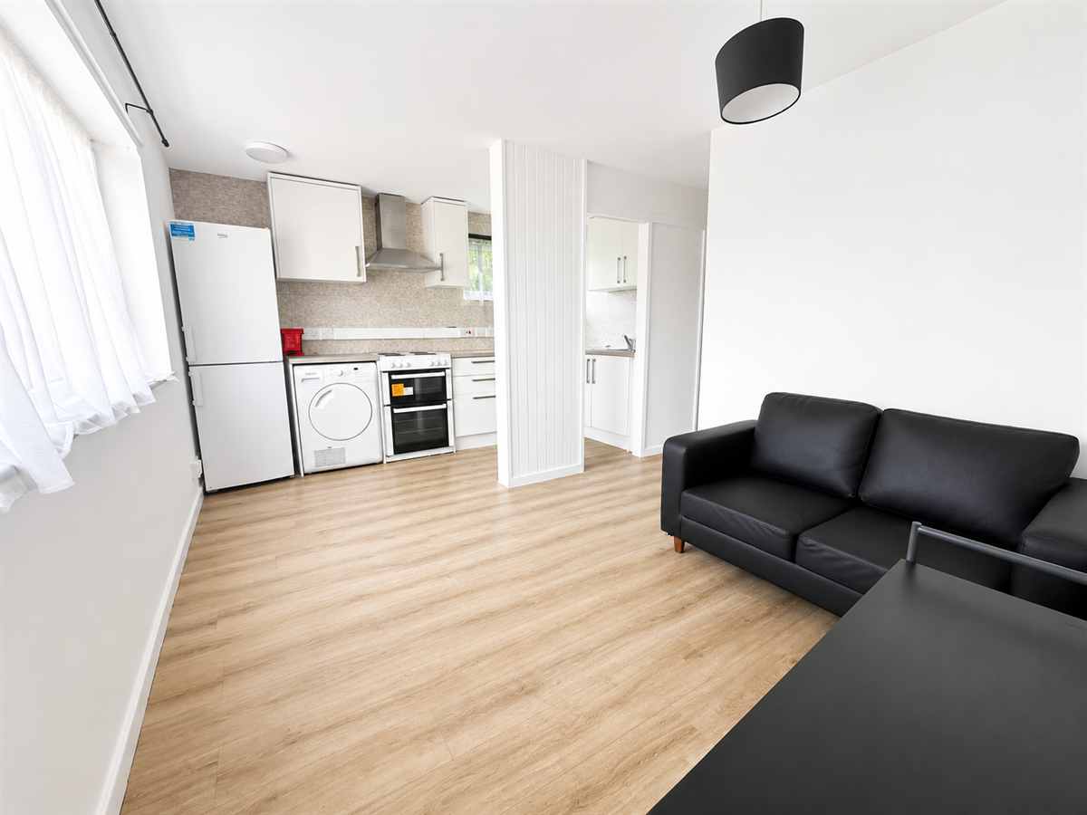 Flat Dearne Walk in Bedford