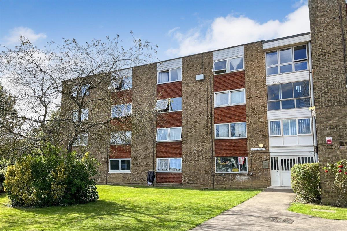 Flat Dearne Walk in Bedford