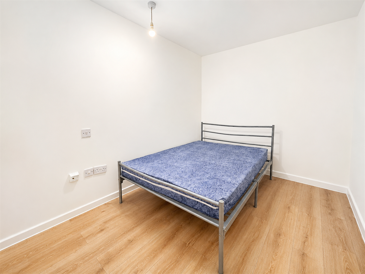 Flat Dearne Walk in Bedford