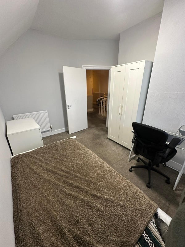 Room Perry Vale in Greater London