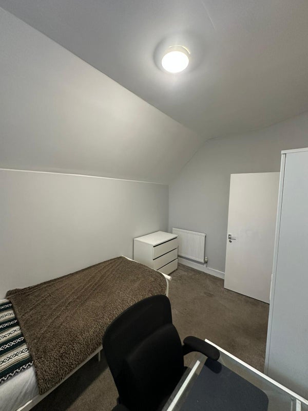 Room Perry Vale in Greater London