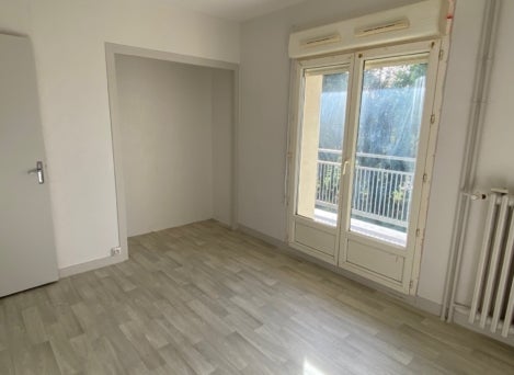 Appartement Rue de Bel Air à Saint-Sauveur-en-Puisaye