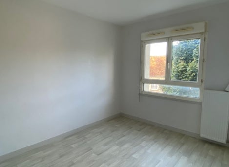 Appartement Rue de Bel Air à Saint-Sauveur-en-Puisaye