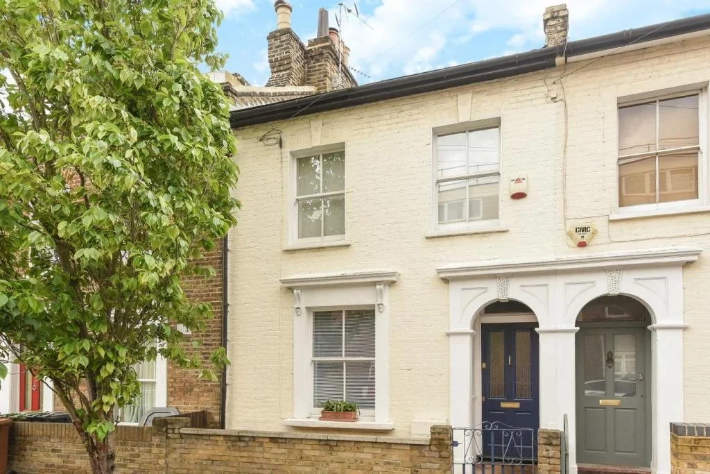 House Mona Road in Greater London