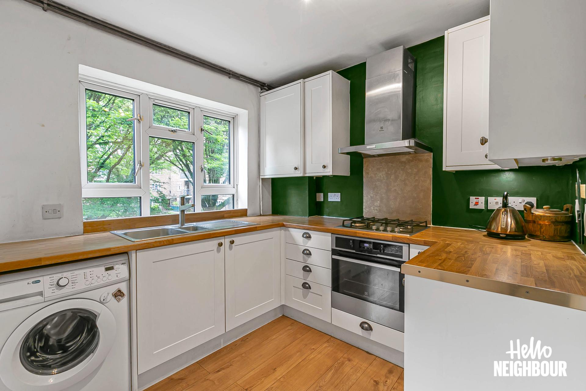 Flat Edensor Gardens in Greater London