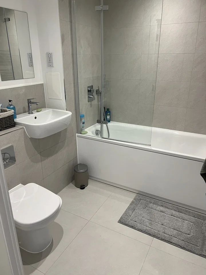 Room Prout Grove in Greater London