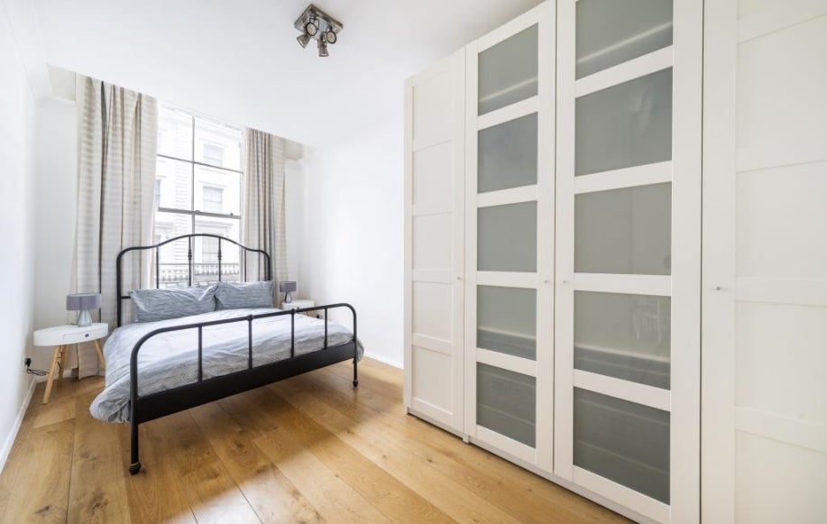 Flat Gloucester Terrace in City of Westminster