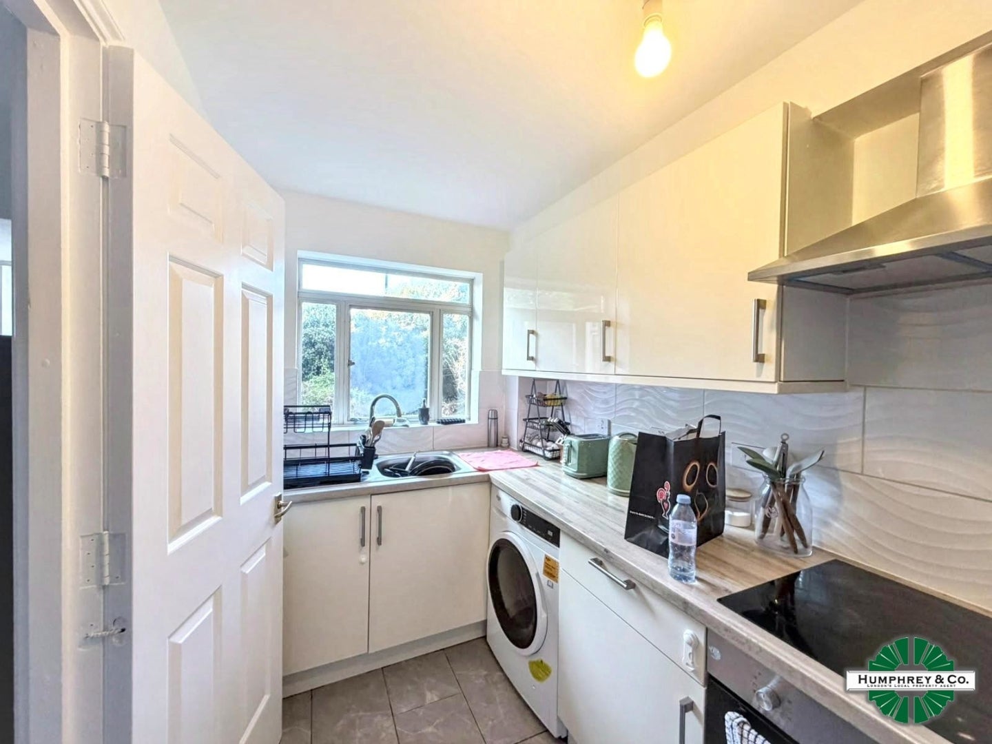 Flat Bourneside Crescent in Greater London