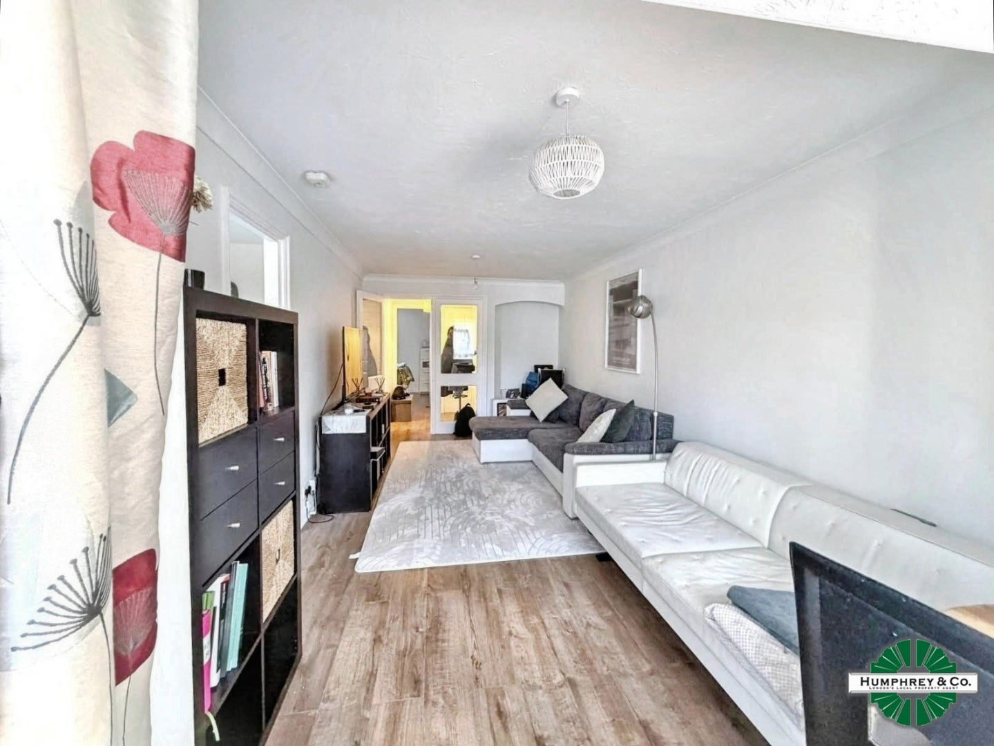 Flat Bourneside Crescent in Greater London