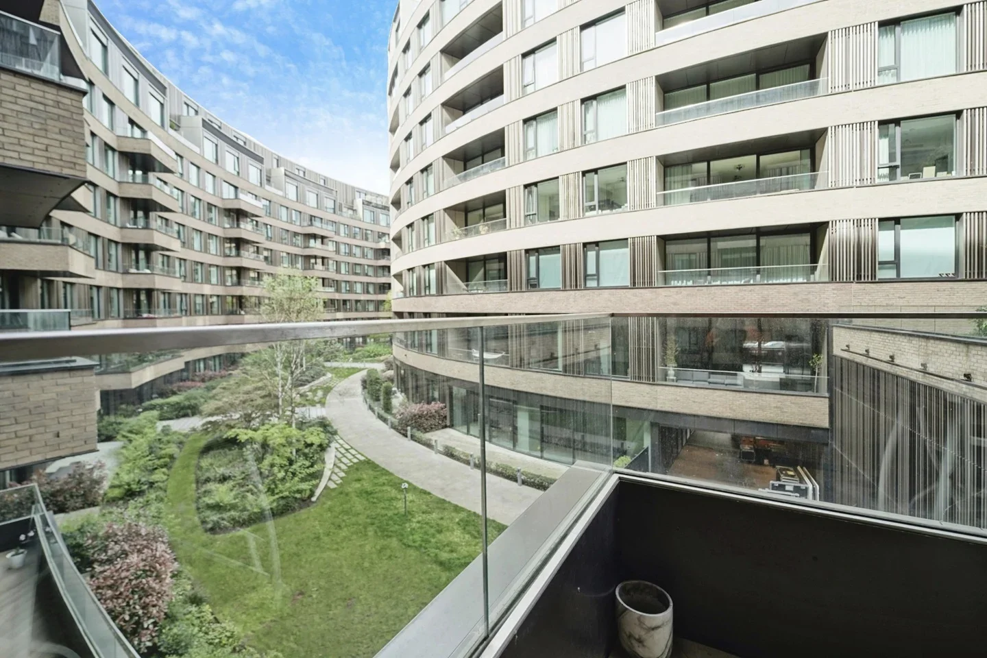 Flat Wood Crescent in Greater London
