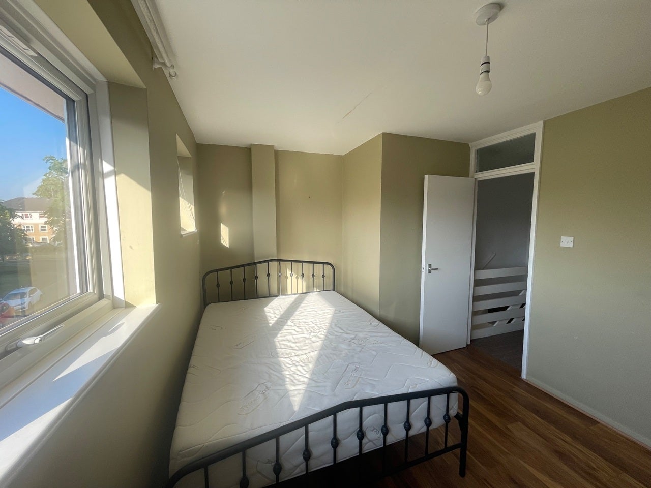 House Aplin Way in Greater London