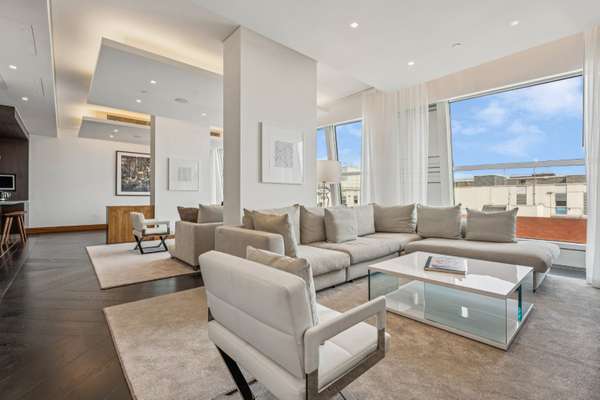 Flat North Audley Street in City of Westminster