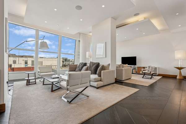 Flat North Audley Street in City of Westminster
