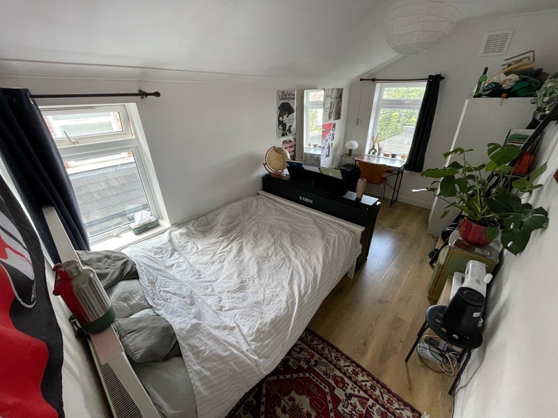 Room Brayards Road in Greater London