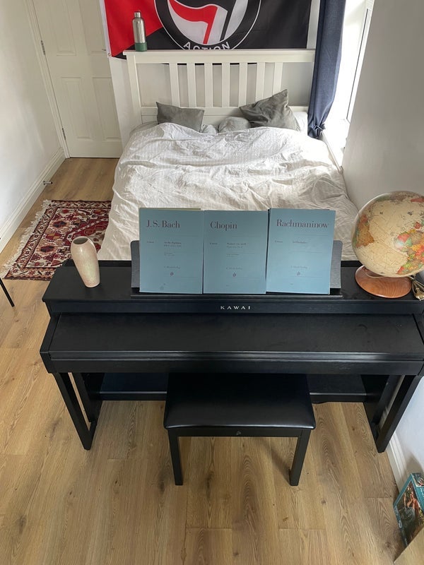 Room Brayards Road in Greater London