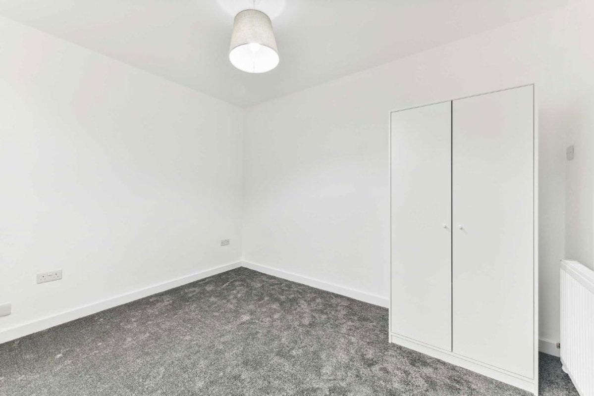 Flat Manchester Road in Greater London