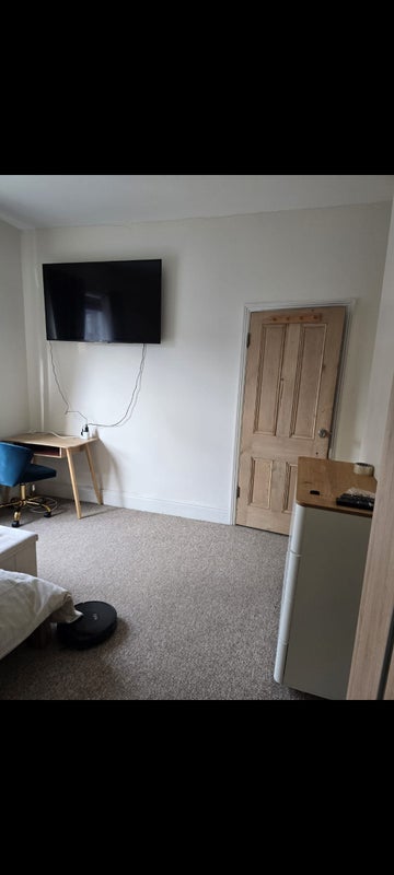 Room Spring View Road in Sheffield