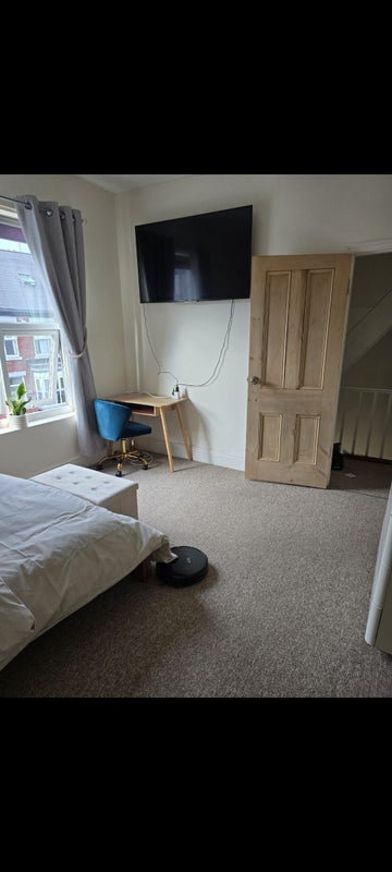 Room Spring View Road in Sheffield