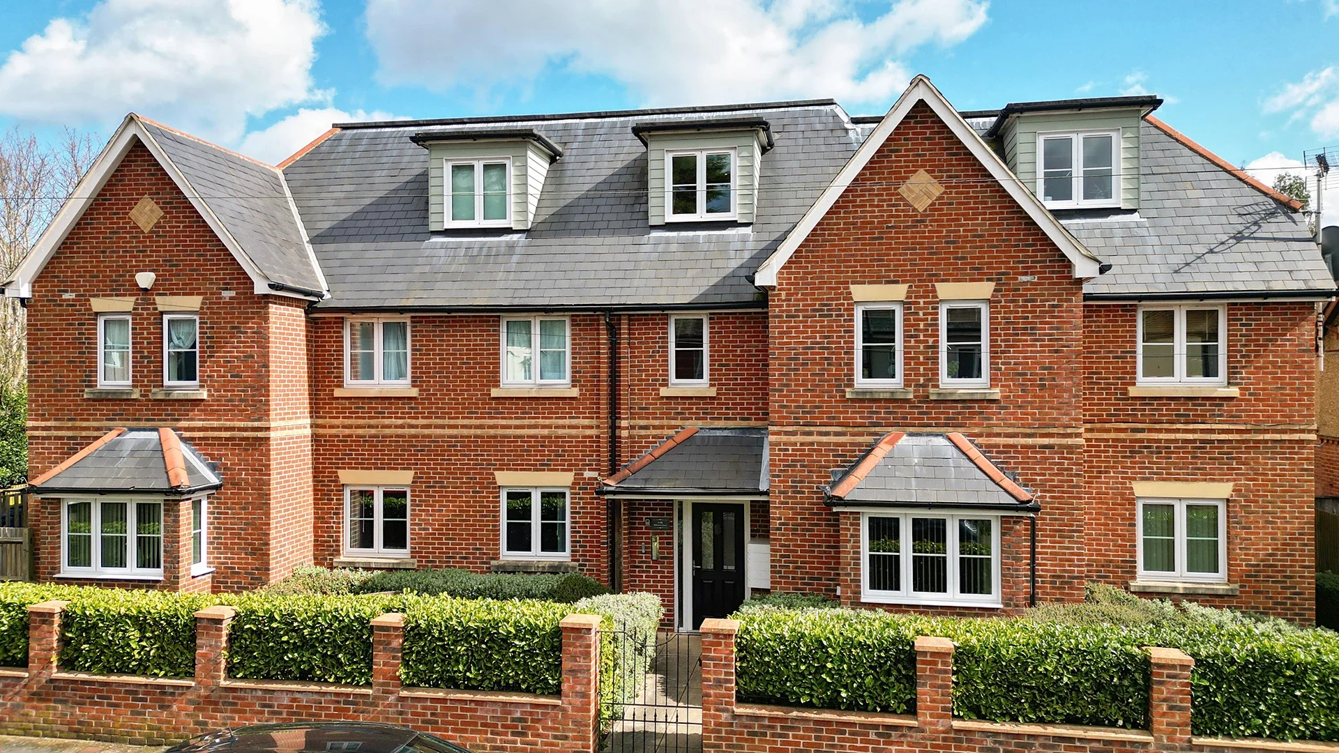 Flat Somerset Road in Rushmoor