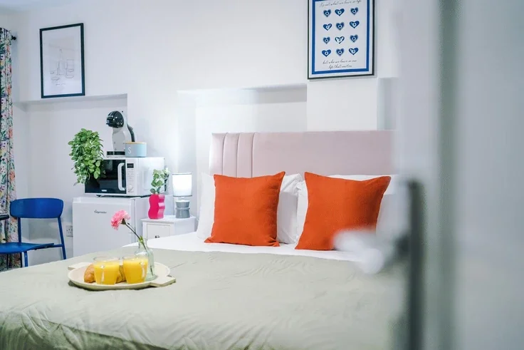 Flat Clapham Terrace in Royal Leamington Spa