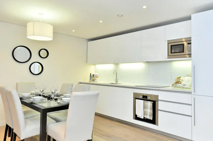 Flat Merchant Street in Greater London