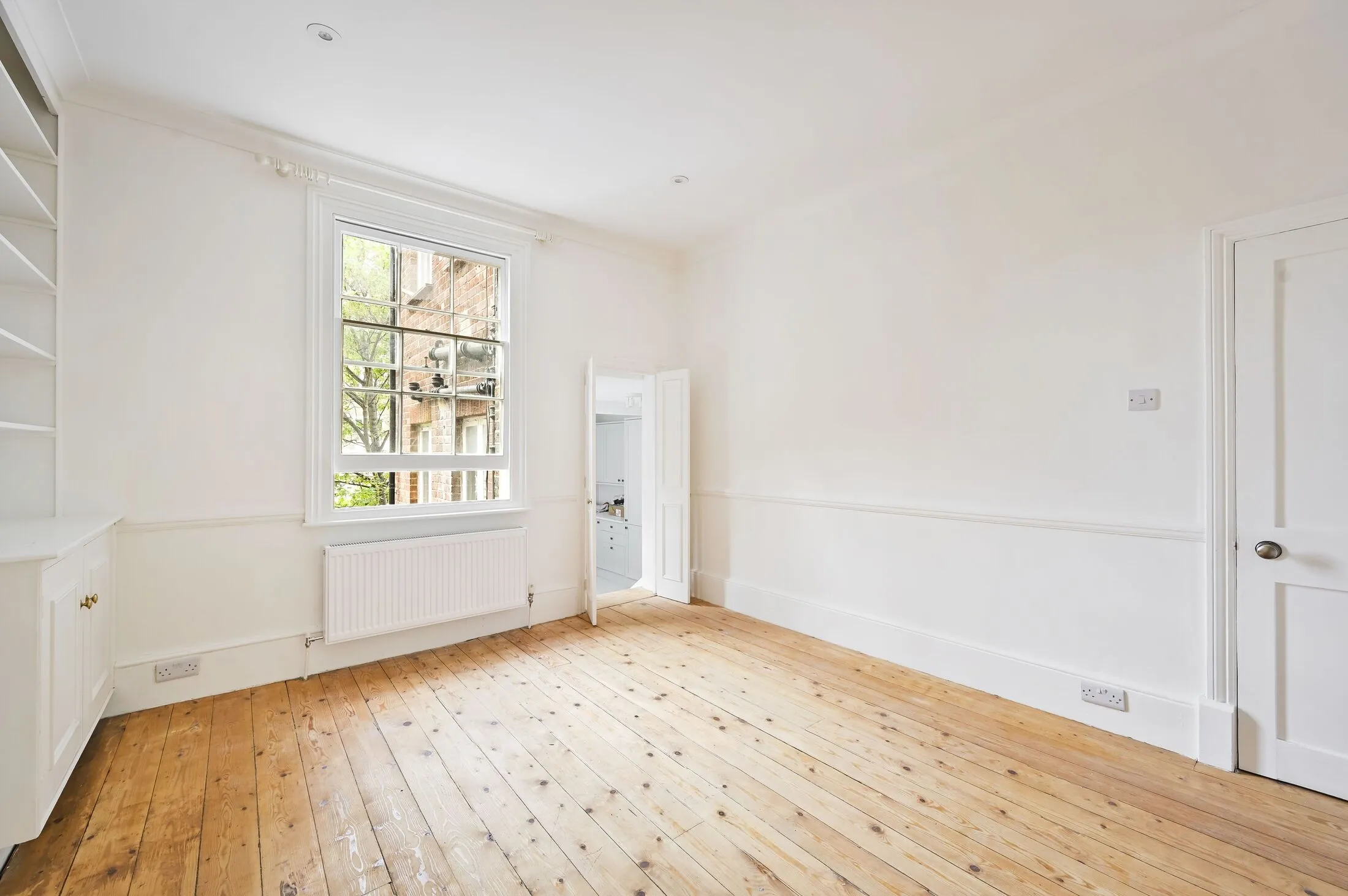 Flat Pembroke Road in Greater London