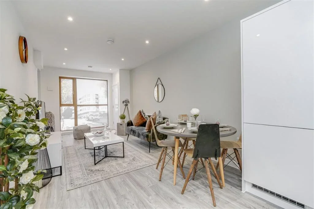 Flat Beaumont Road in Greater London