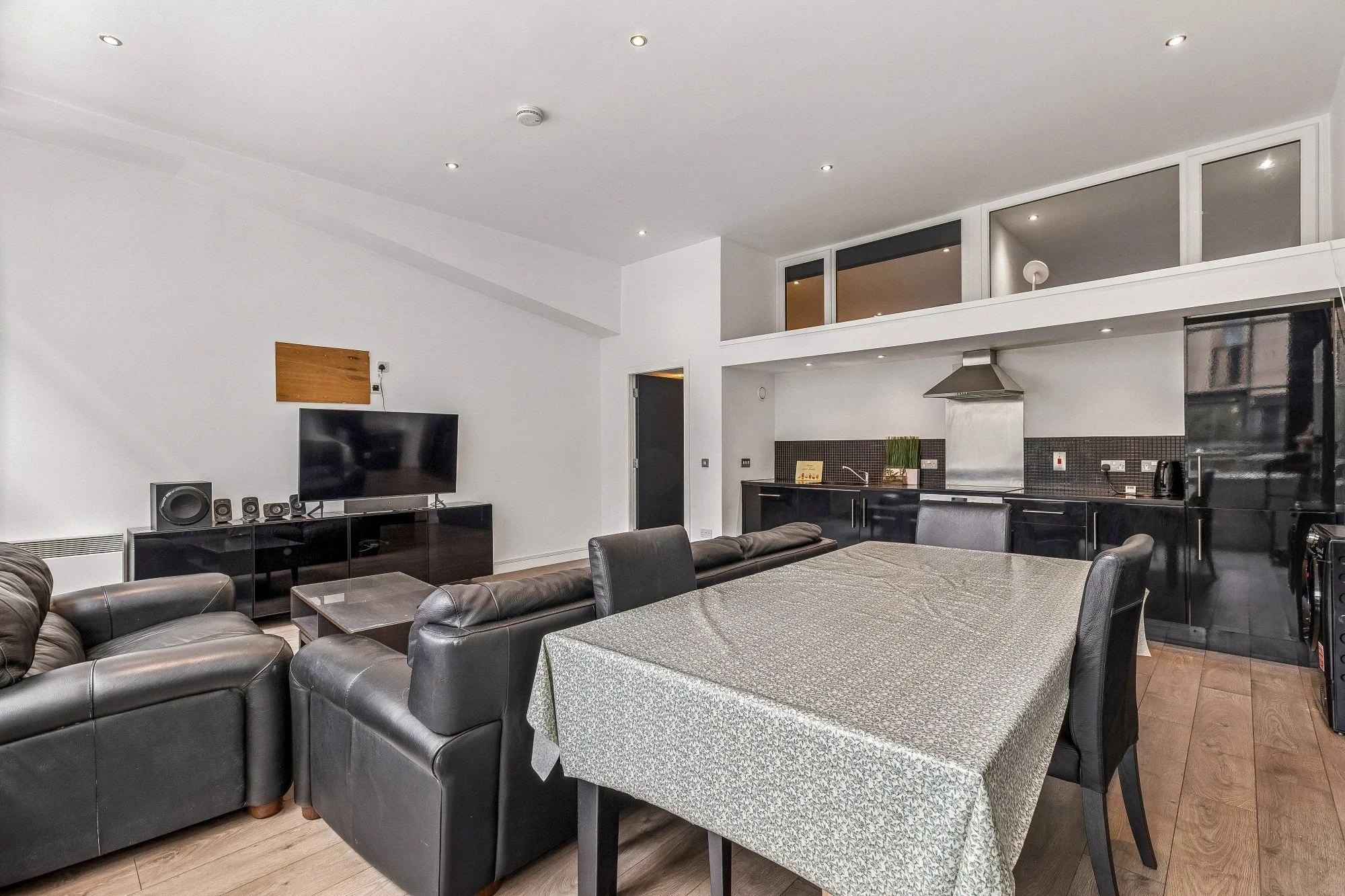 Flat Albion Street in Glasgow