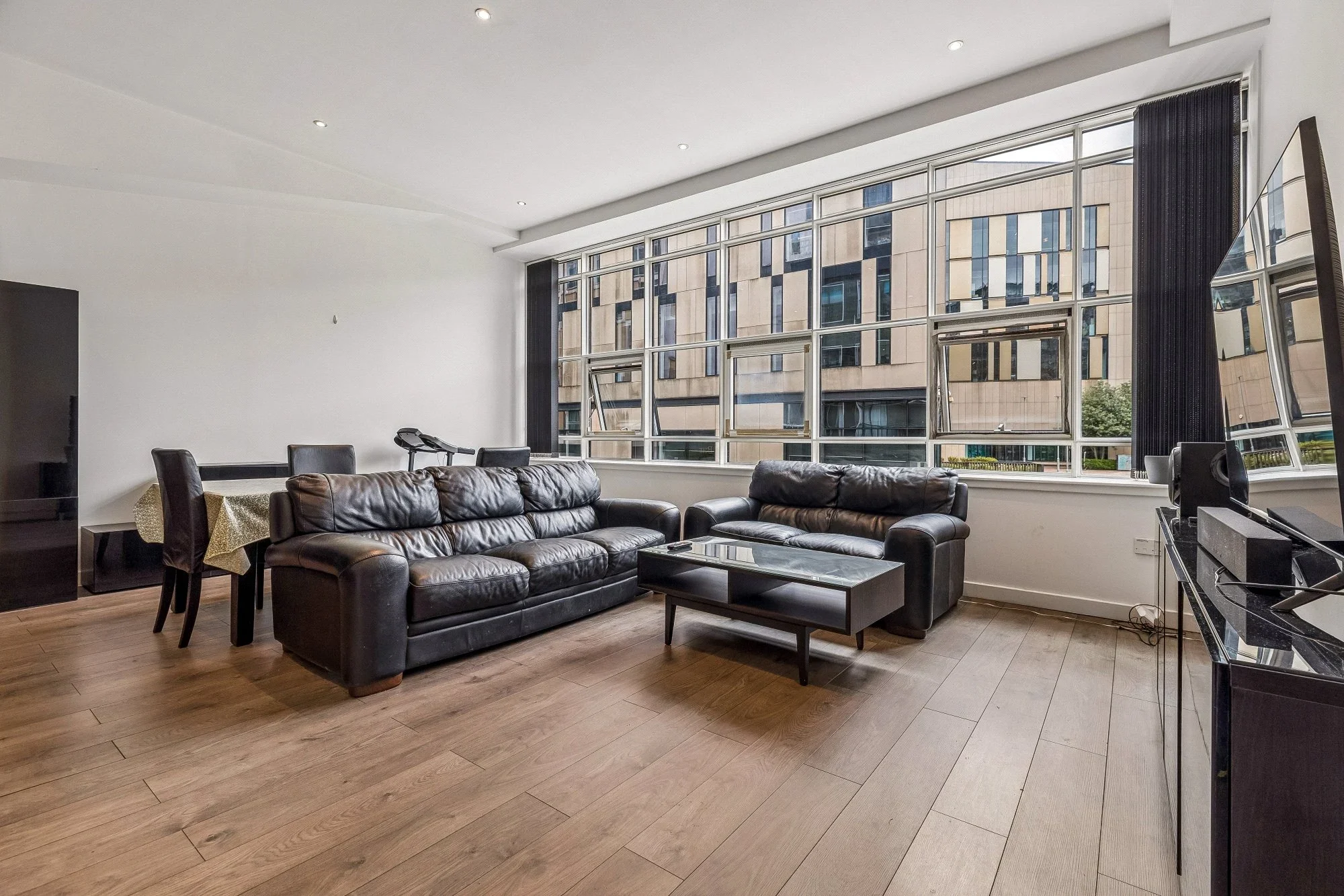 Flat Albion Street in Glasgow