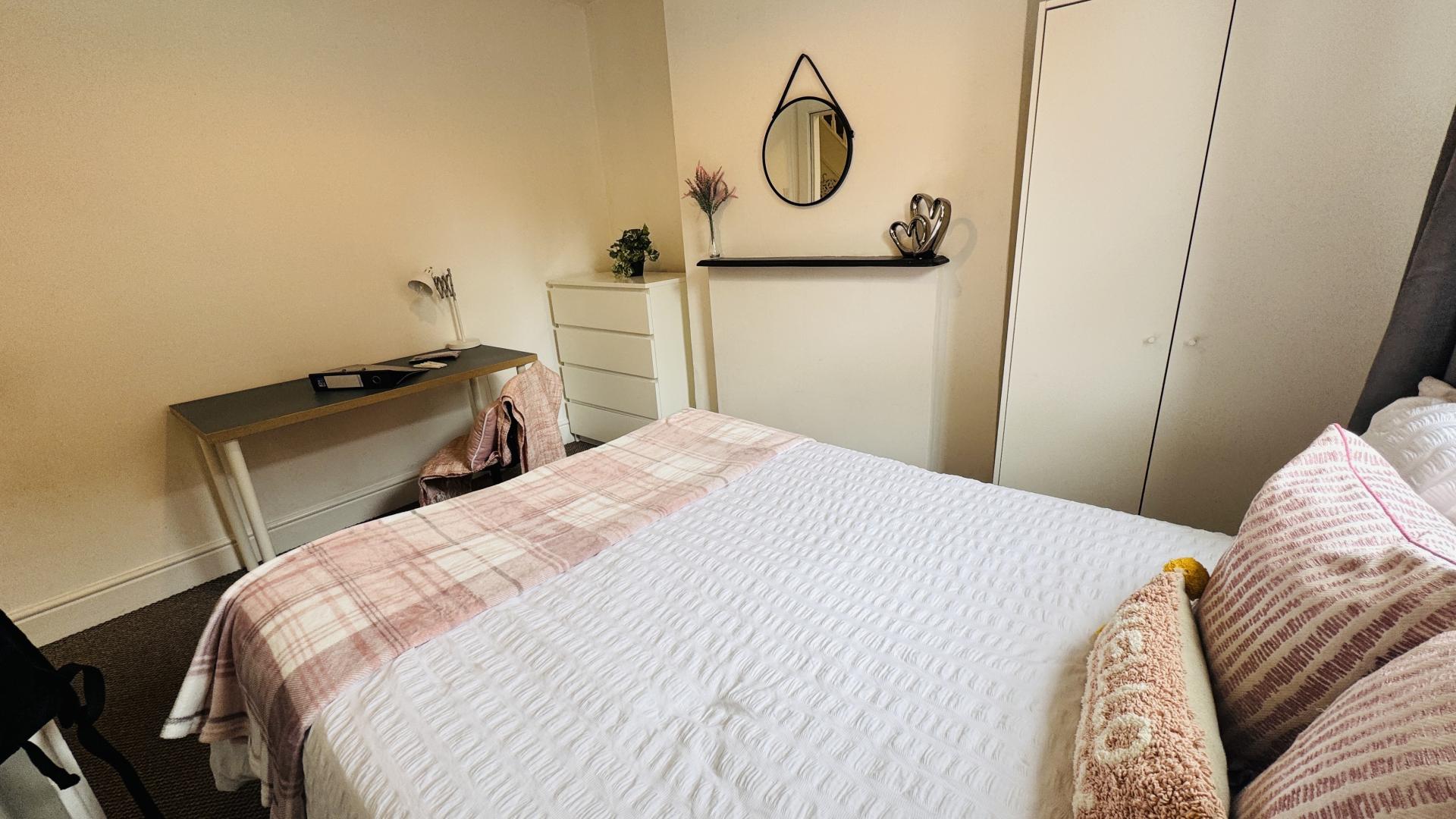 Room Sydney Road in Chester