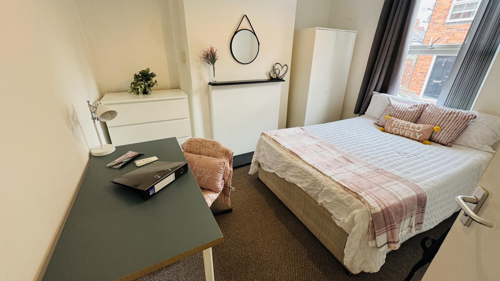 Room Sydney Road in Chester
