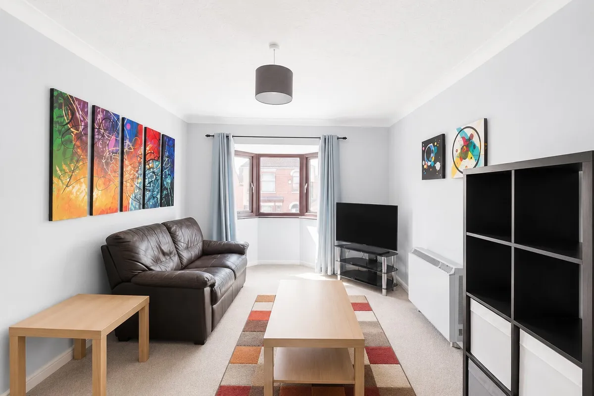 Flat Padwell Road in Southampton