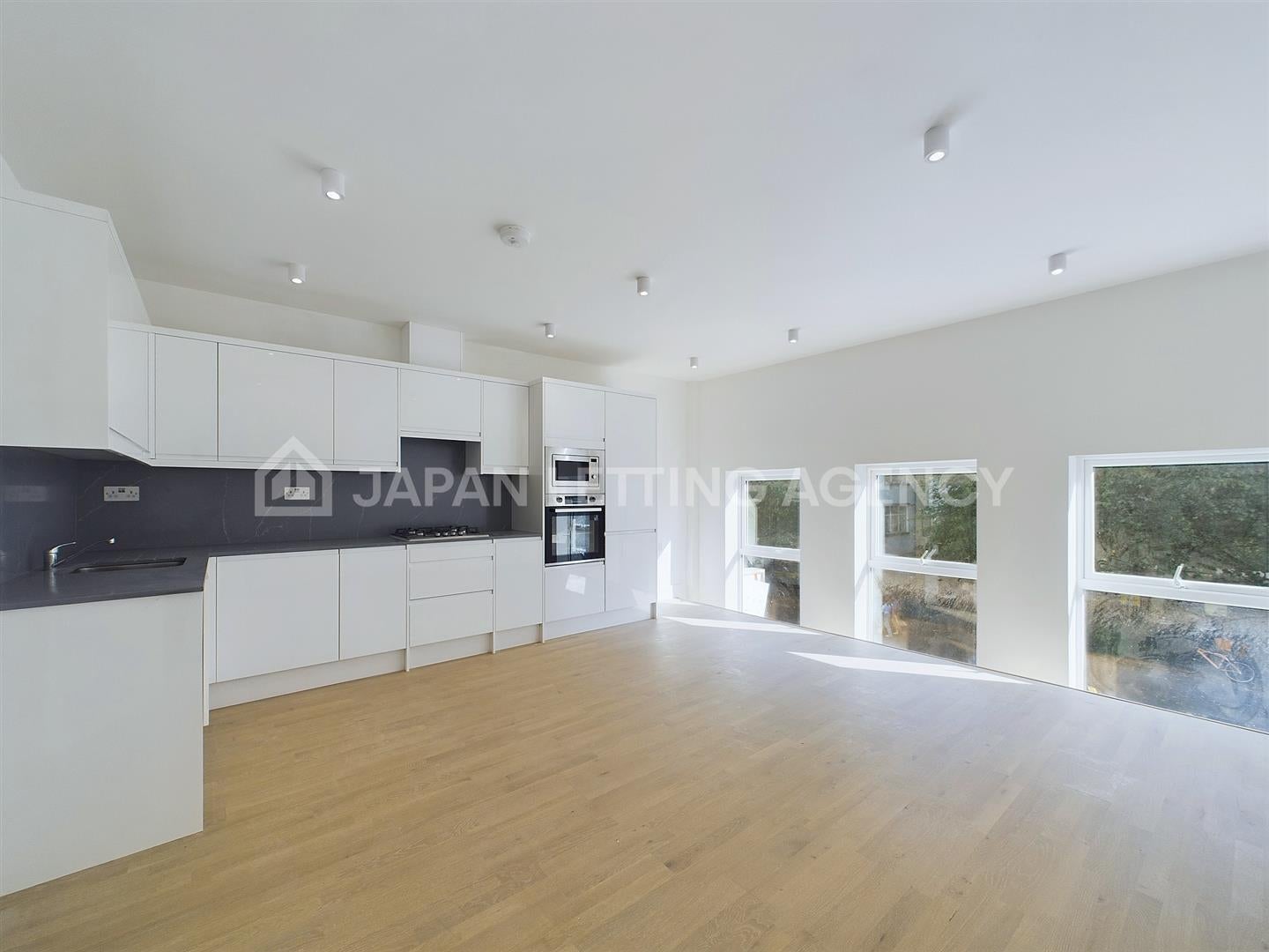Flat Uxbridge Road in Greater London