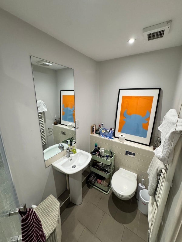Room Grange Road in Greater London