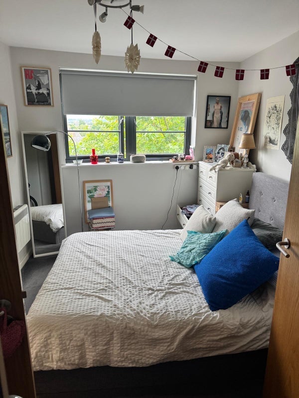 Room Grange Road in Greater London