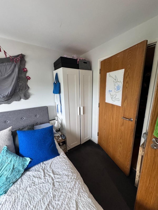 Room Grange Road in Greater London