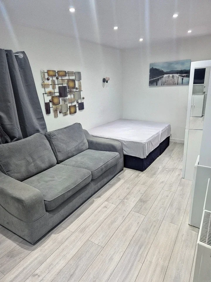 Room Finefield Walk1 in Slough