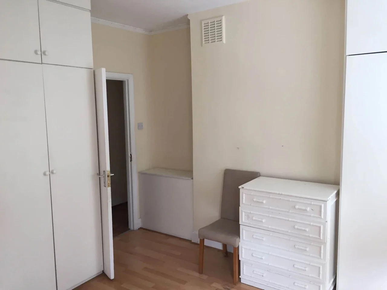 Room Chatham Street in Greater London
