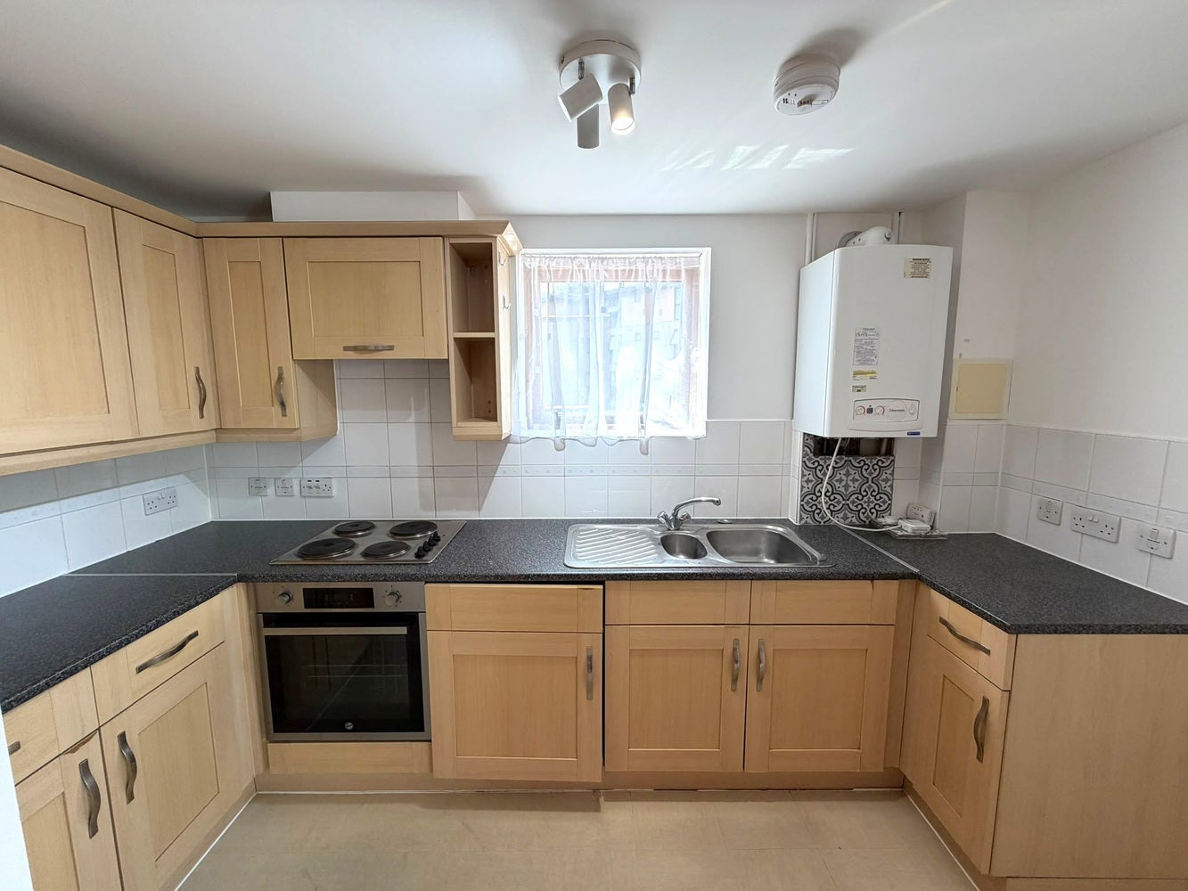 Flat Harry Close in Long Buckby