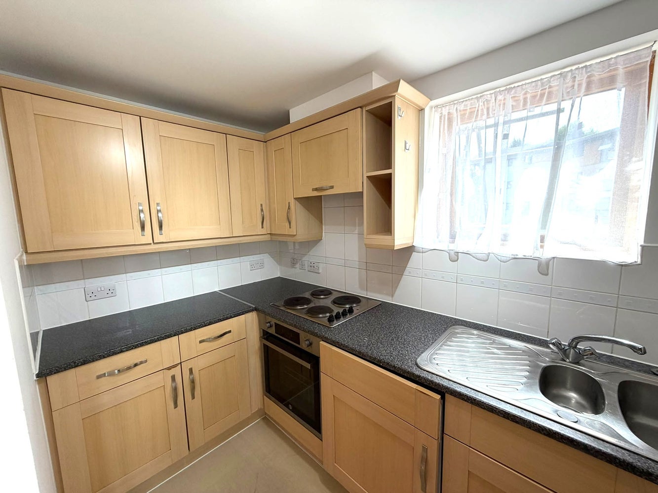 Flat Harry Close in Long Buckby