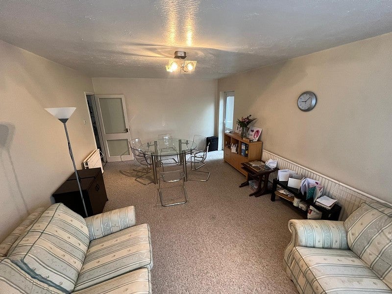 Flat Stratton Close in London