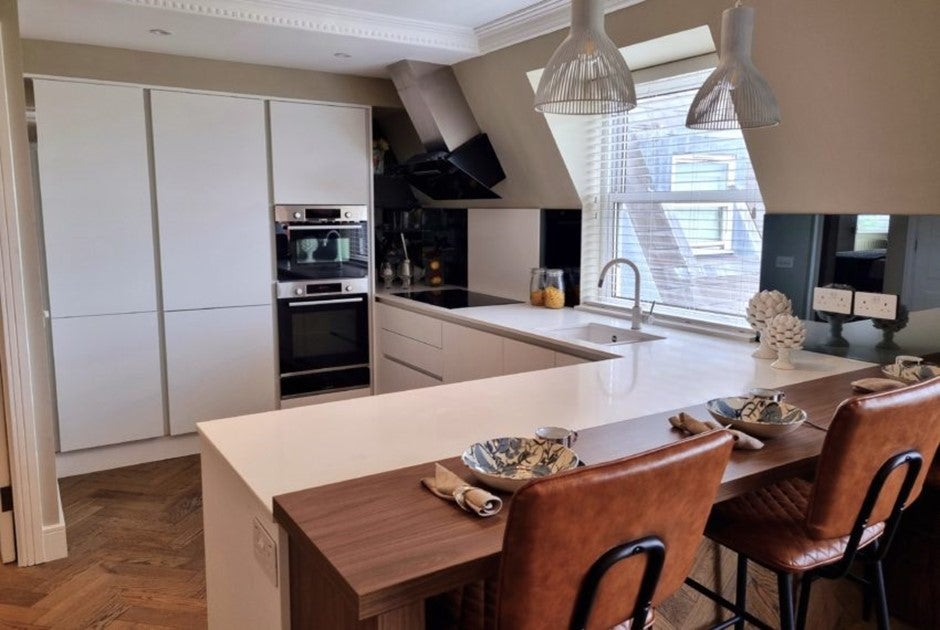 Flat Boydell Court in Greater London