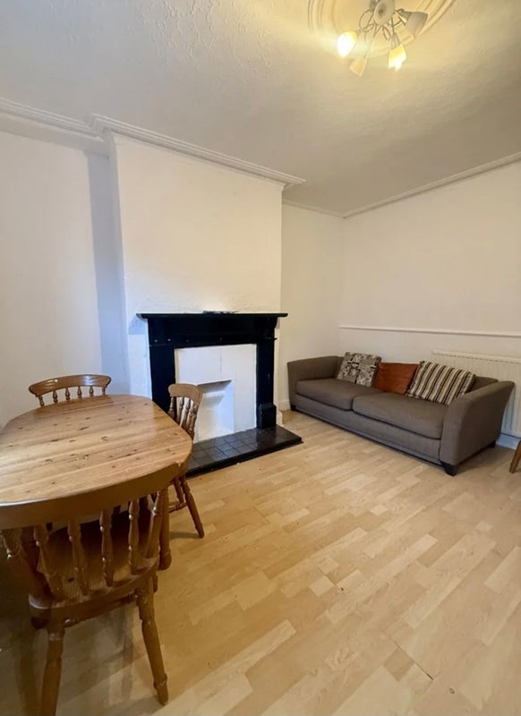 Room Compton Terrace in Leeds
