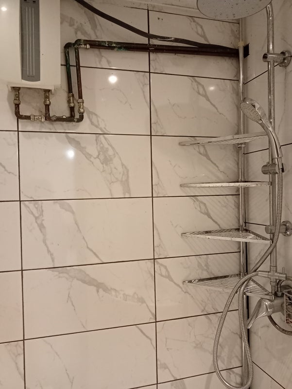 Room Ellesmere Road in Greater London